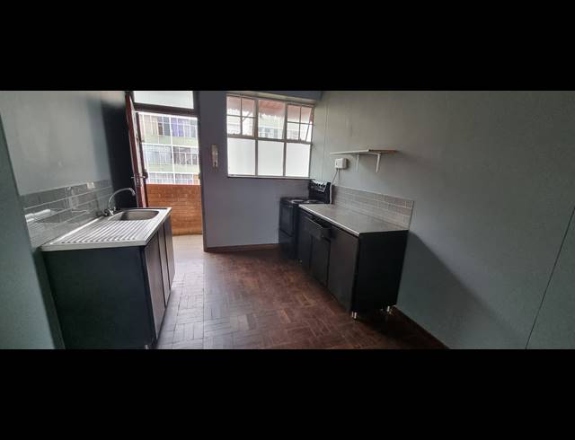 3 BEDROOM FLAT RENTED IN SUNNYSIDE